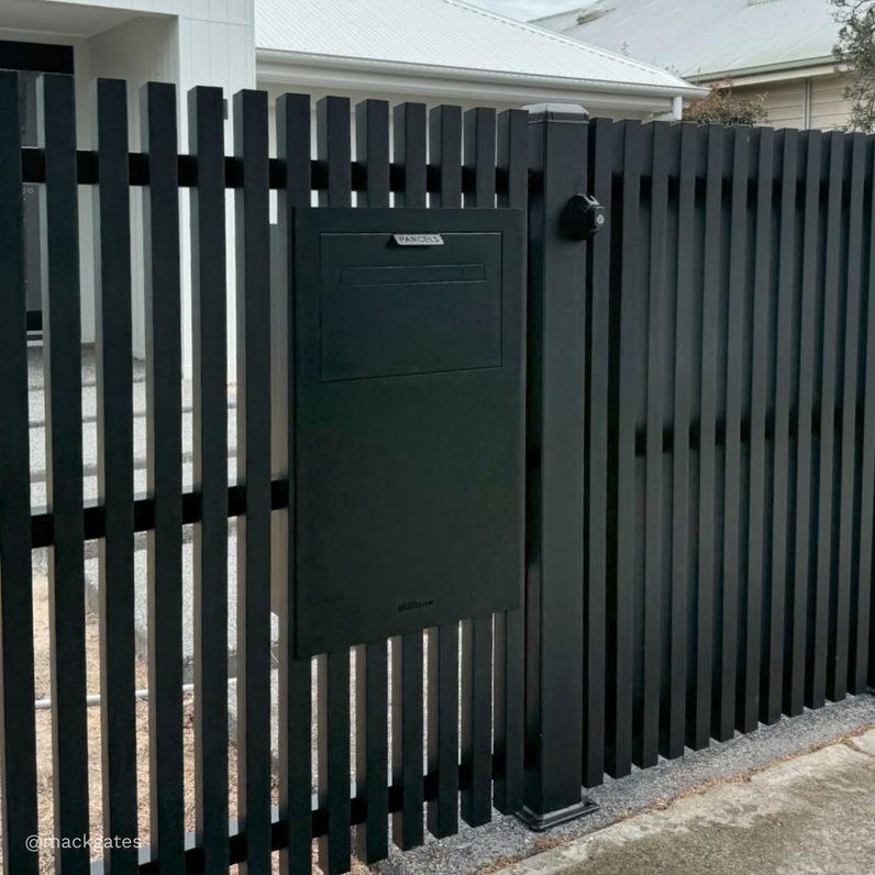 Zurich Parcel Fence/Brick Letterbox
