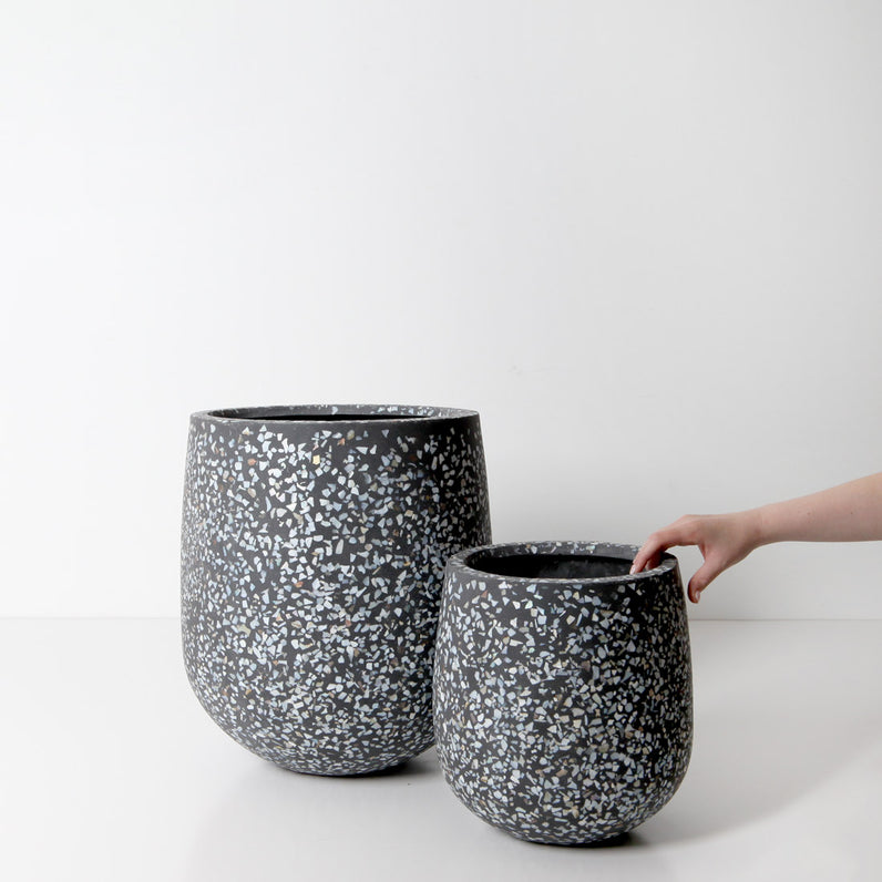 Malibu Plant Pot - Charcoal Seashell