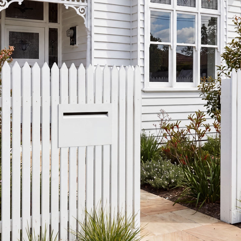 Palazzo Large A4 Fence Letterbox - White