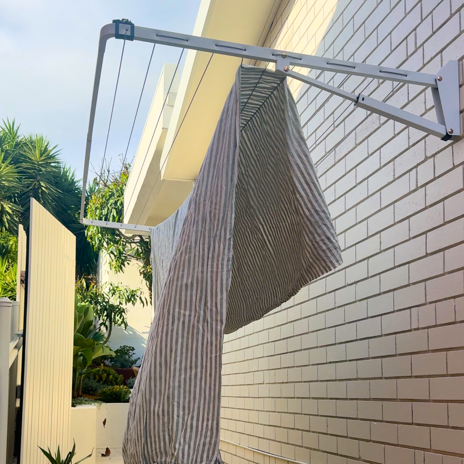 #Colour_White (Dover White)