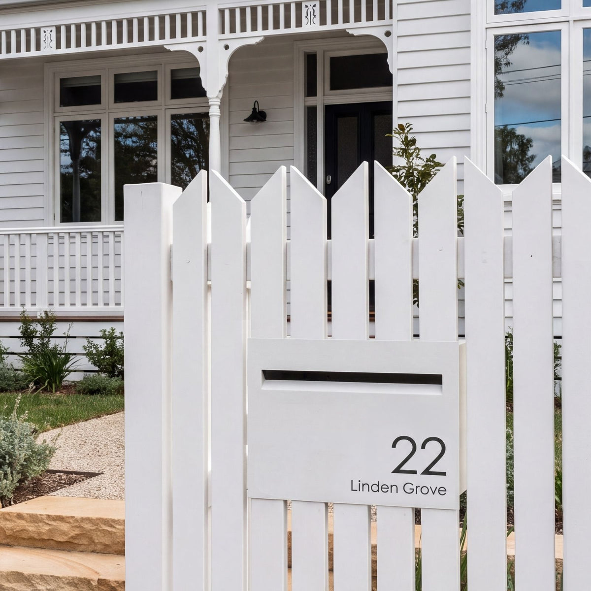 Palazzo Large A4 Fence Letterbox - White